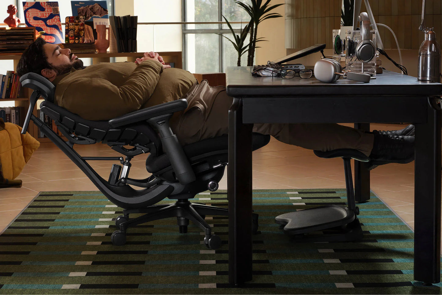 LiberNovo Maxis Ergonomic Chair – Big & Tall Office Chair up to 399 lbs with 160° Recline & Active AirFlow