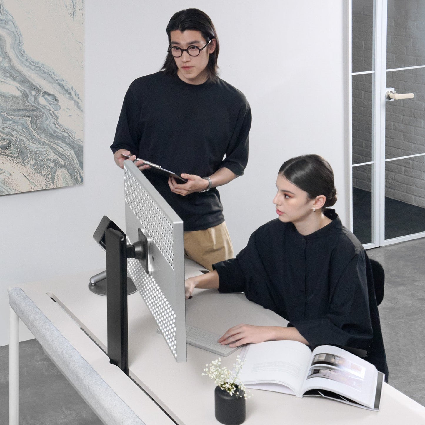 Basalt Monitor Stand - beflo