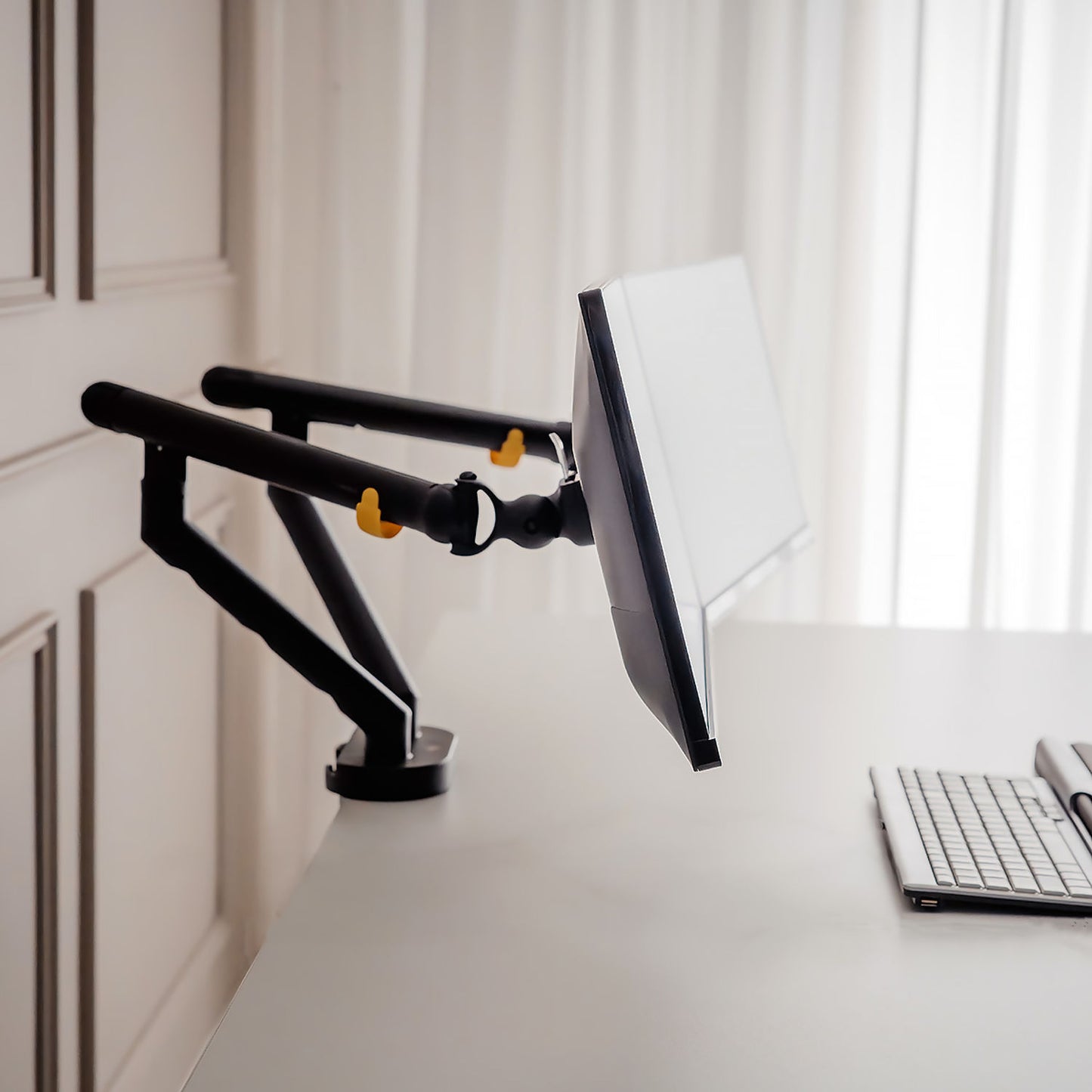 BakkerElkhuizen Be Flexible monitor arm
