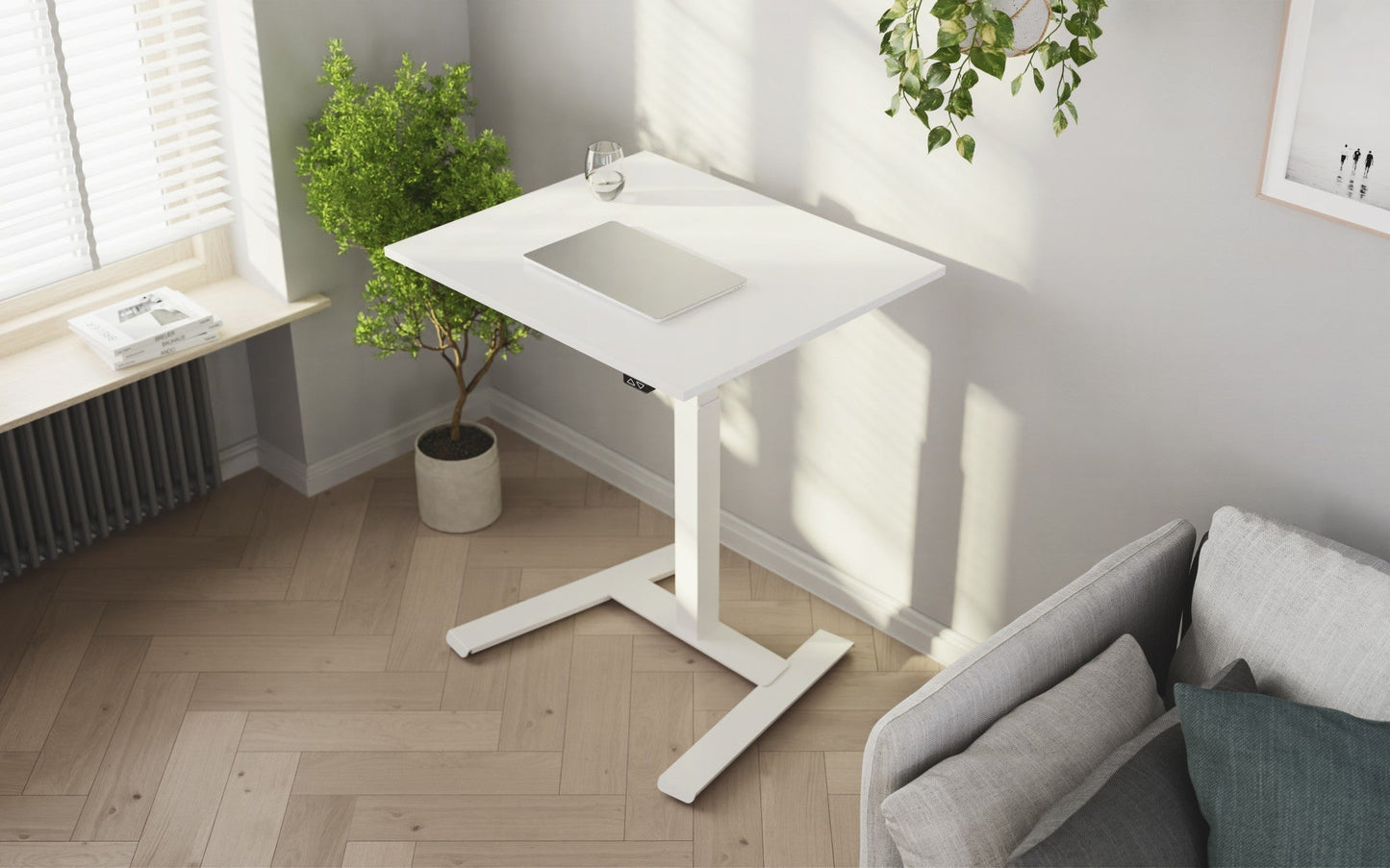 Flytta Mono – white frame desk view