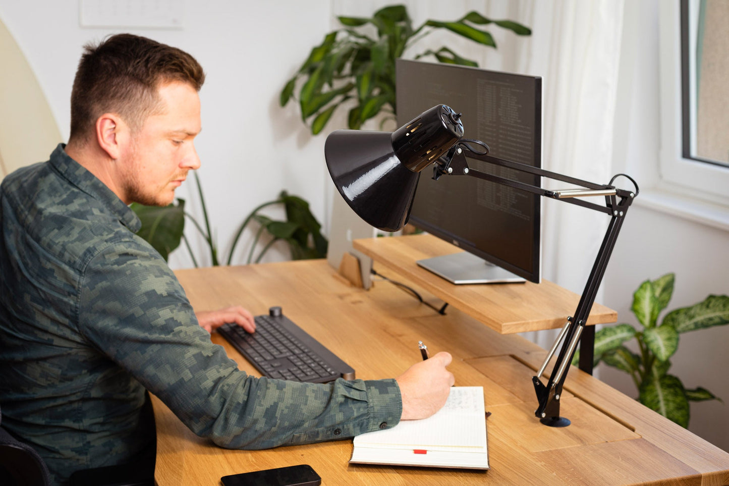 ErgoHide Standing Desk – With Extended Cable Space