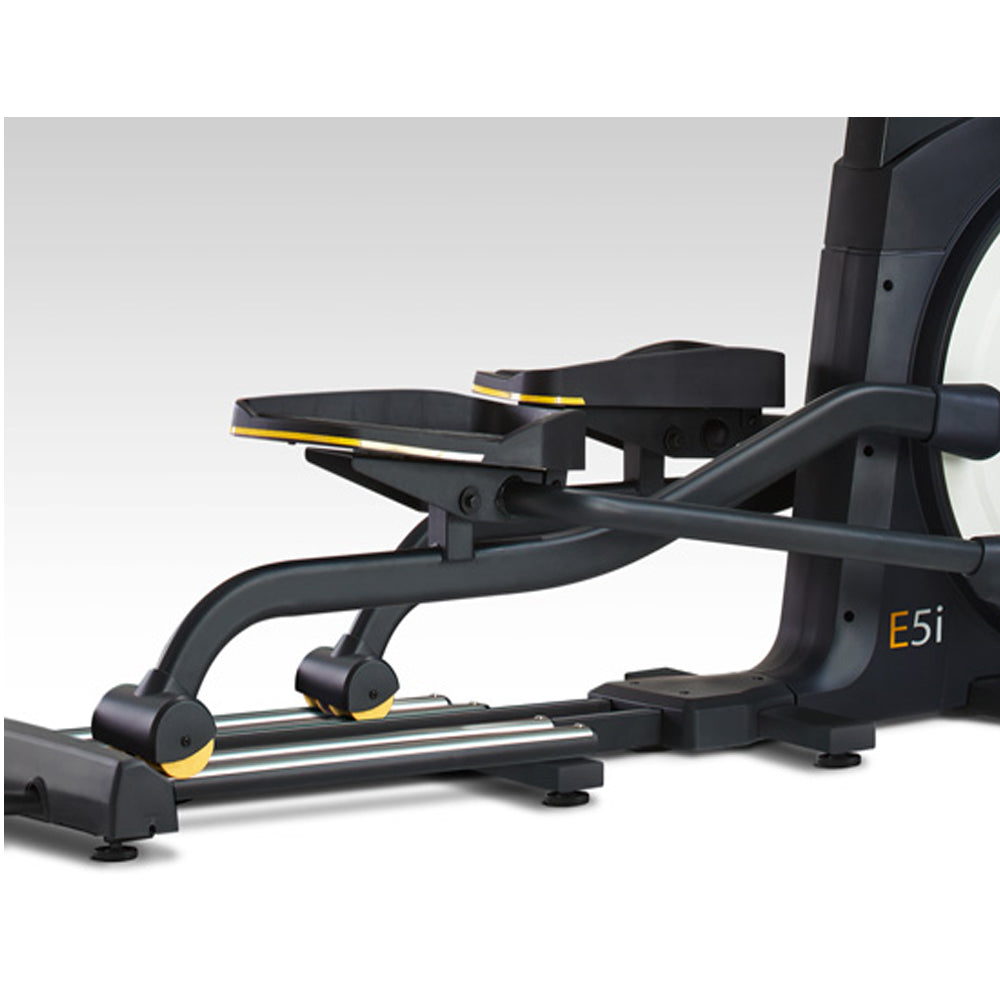 Elliptical trainer E5i+ Self-Generating