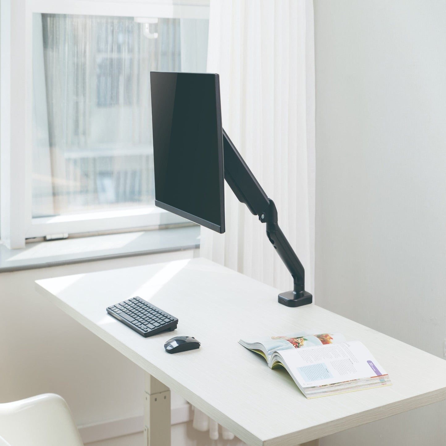 Ergonest Monitor Arm – Articulated Swing Arm (17–32 in)