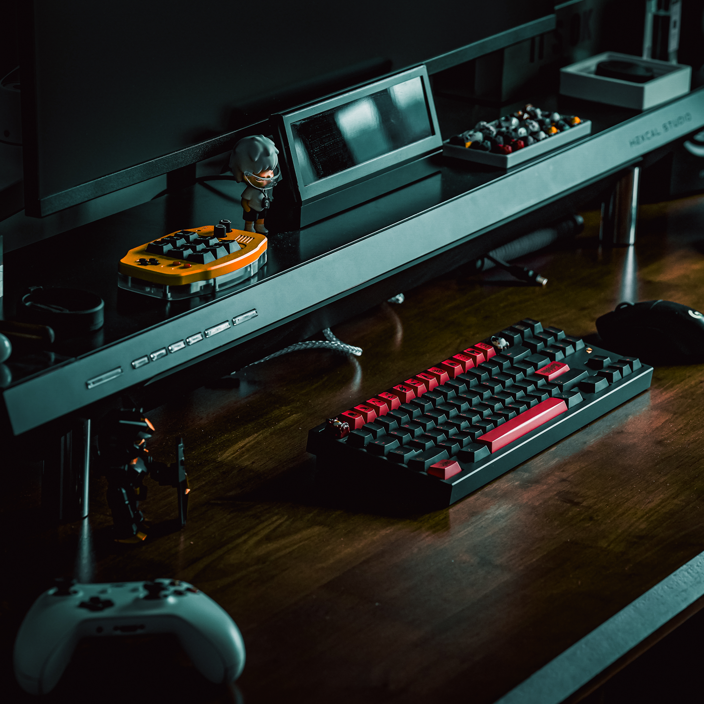 Hexcal Minimalistic Starter Bundle: Hexcal Studio™ Plus  &  Hexcal Desk Mat[Black]