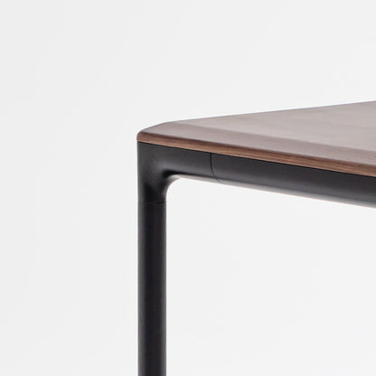 Beflo Tenon Mini Walnut Black Legs