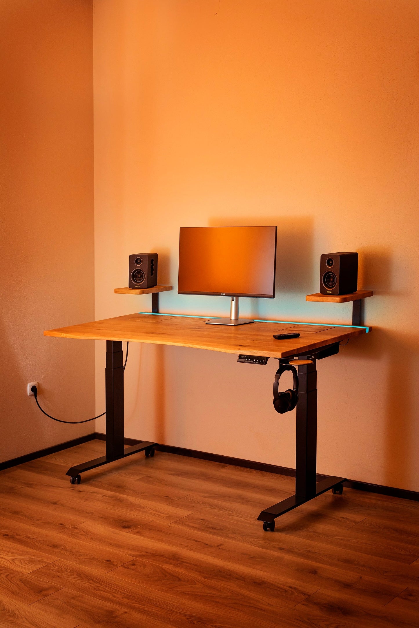 ErgoHide Standing Desk – With Extended Cable Space
